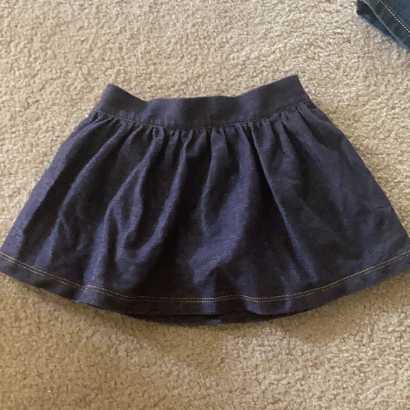 Like NEW - 2 baby denim skirt 12-18 mos - Picture 6 of 7